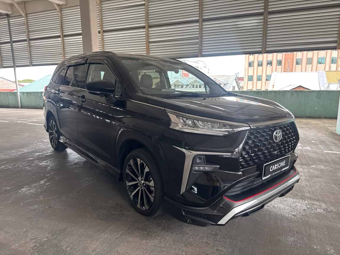Toyota_Veloz_2023_Black_B2C_CARSOME