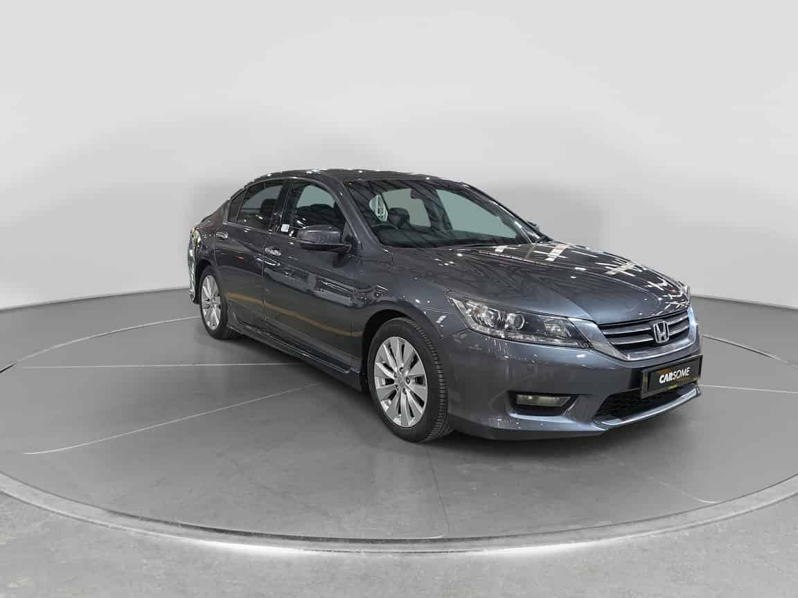 Honda_Accord_2014_Gray_B2C_CARSOME