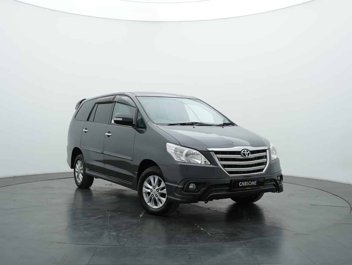 Toyota_Innova_2015_Gray_B2C_CARSOME