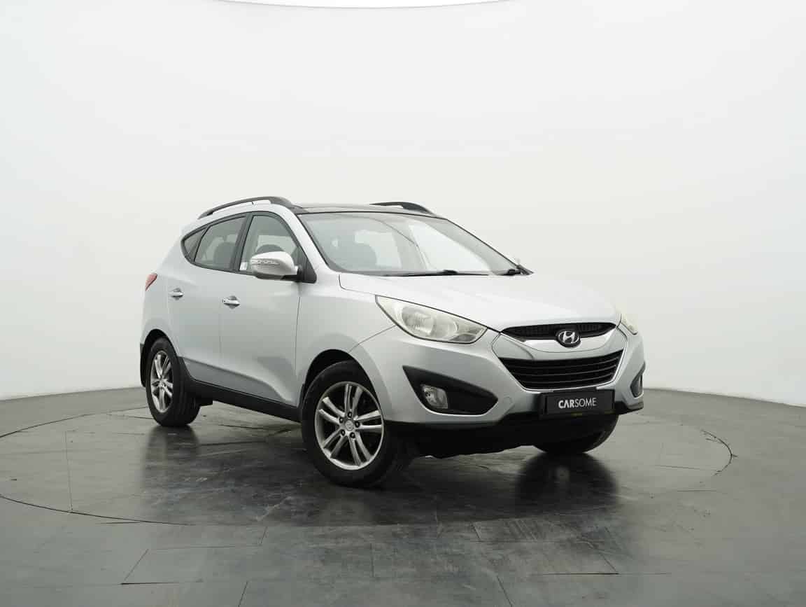 Hyundai_Tucson_2012_Silver_B2C_CARSOME