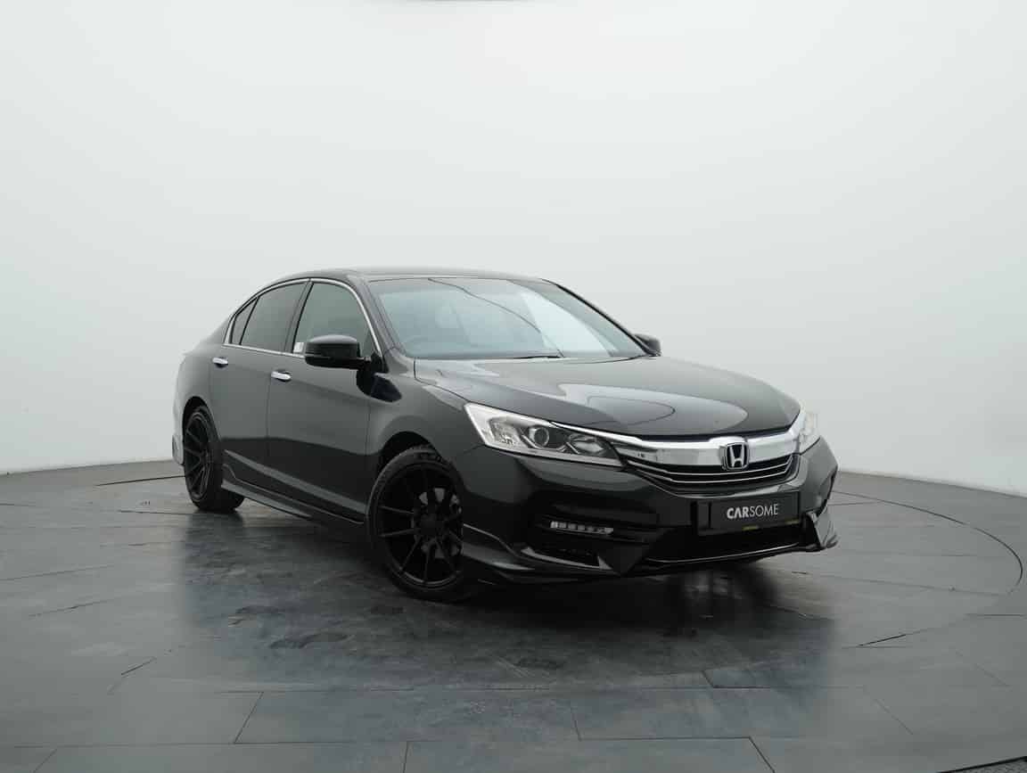 Honda_Accord_2016_Hitam_B2C_CARSOME