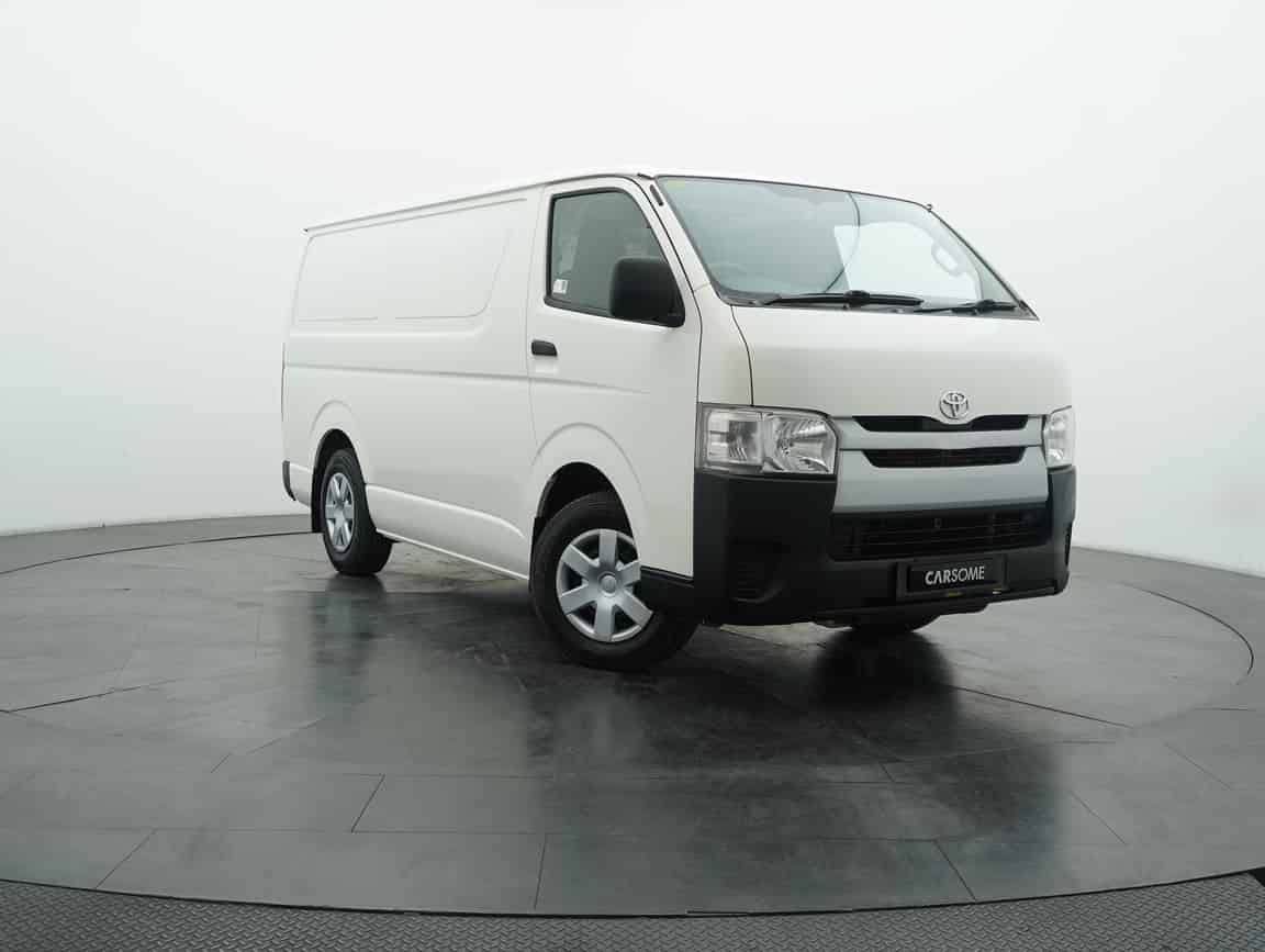 Toyota_Hiace_2019_White_B2C_CARSOME