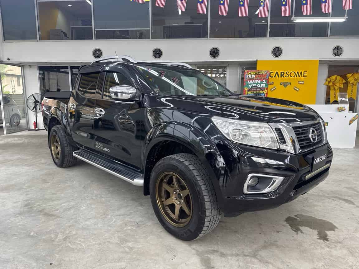 Nissan_Navara_2017_Black_B2C_CARSOME