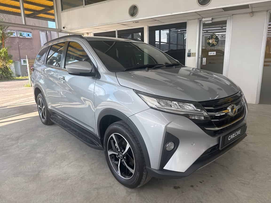 Perodua_Aruz_2023_Silver_B2C_CARSOME