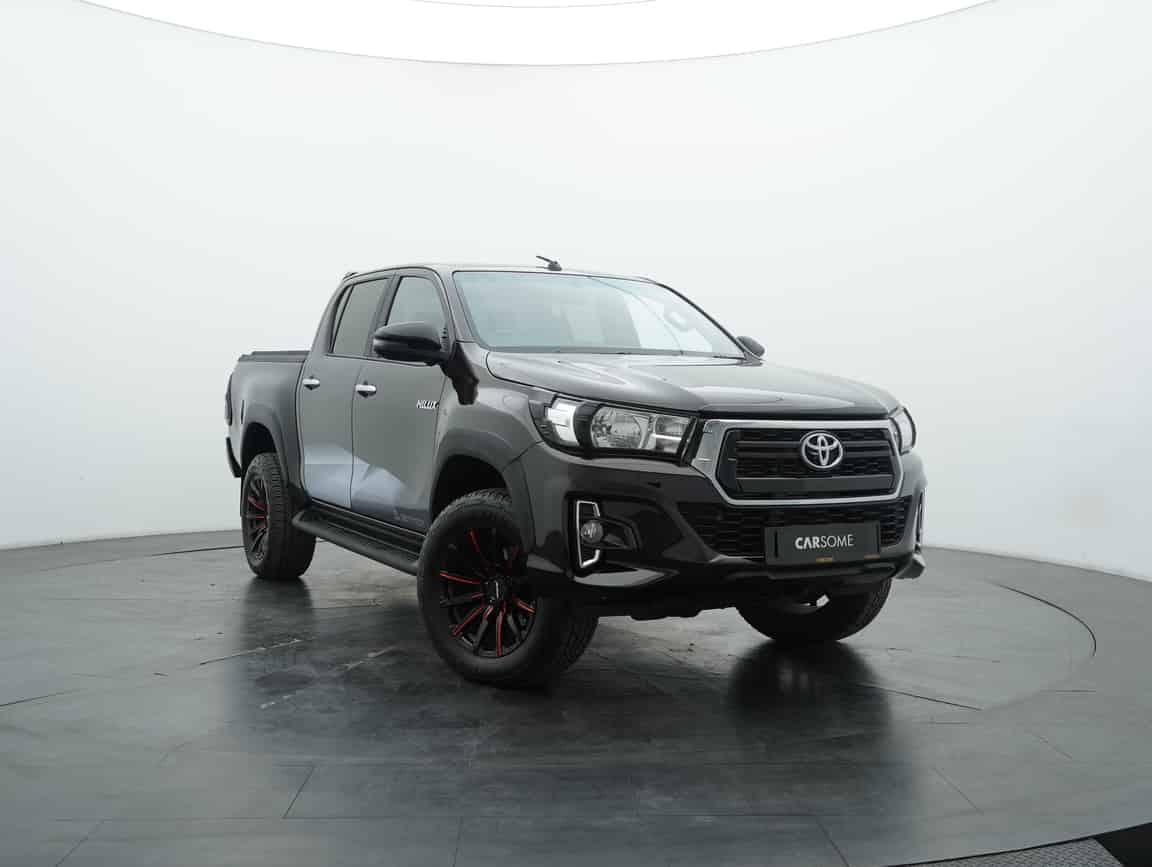 Toyota_Hilux_2019_Brown_B2C_CARSOME