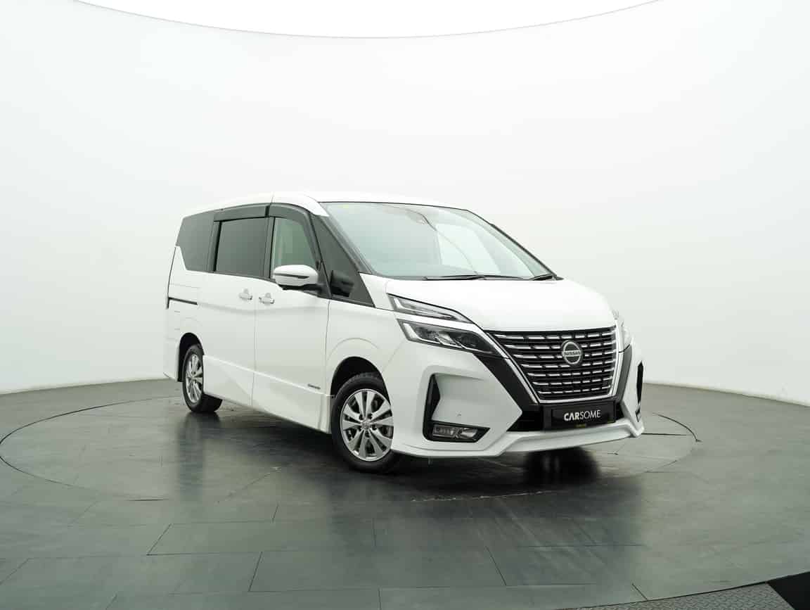 Nissan_Serena_2022_White_B2C_CARSOME
