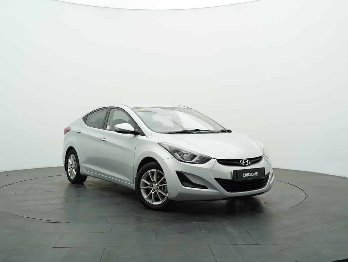 Hyundai_Elantra_2015_Silver_B2C_CARSOME