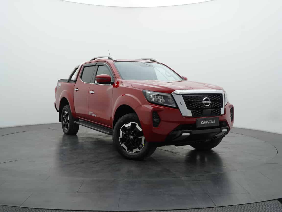 Nissan_Navara_2022_Red_B2C_CARSOME