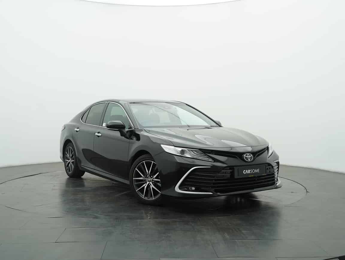 Toyota_Camry_2023_Black_B2C_CARSOME