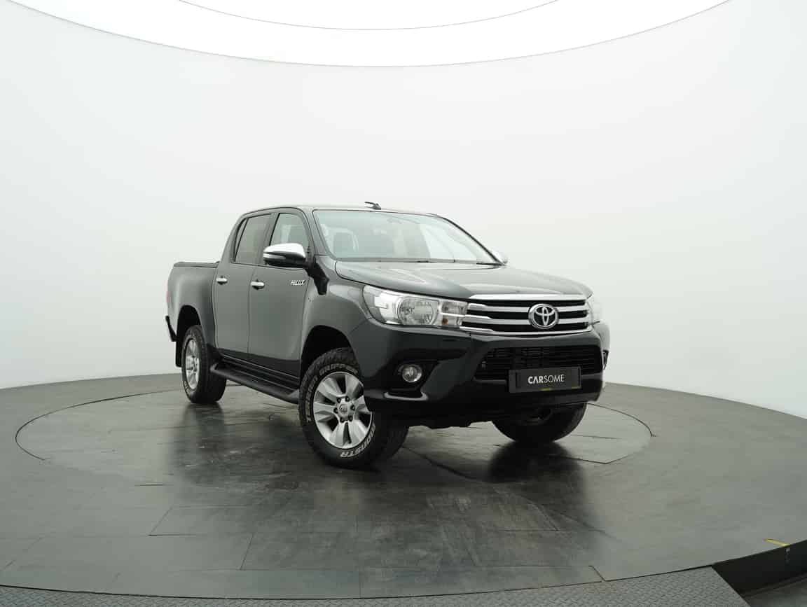 Toyota_Hilux_2016_Black_B2C_CARSOME