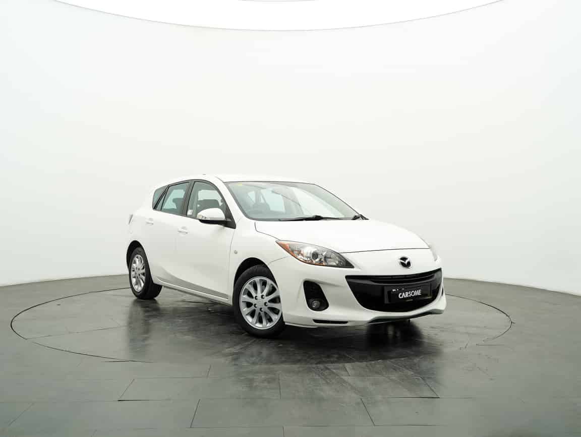 Mazda_3_2012_White_B2C_CARSOME
