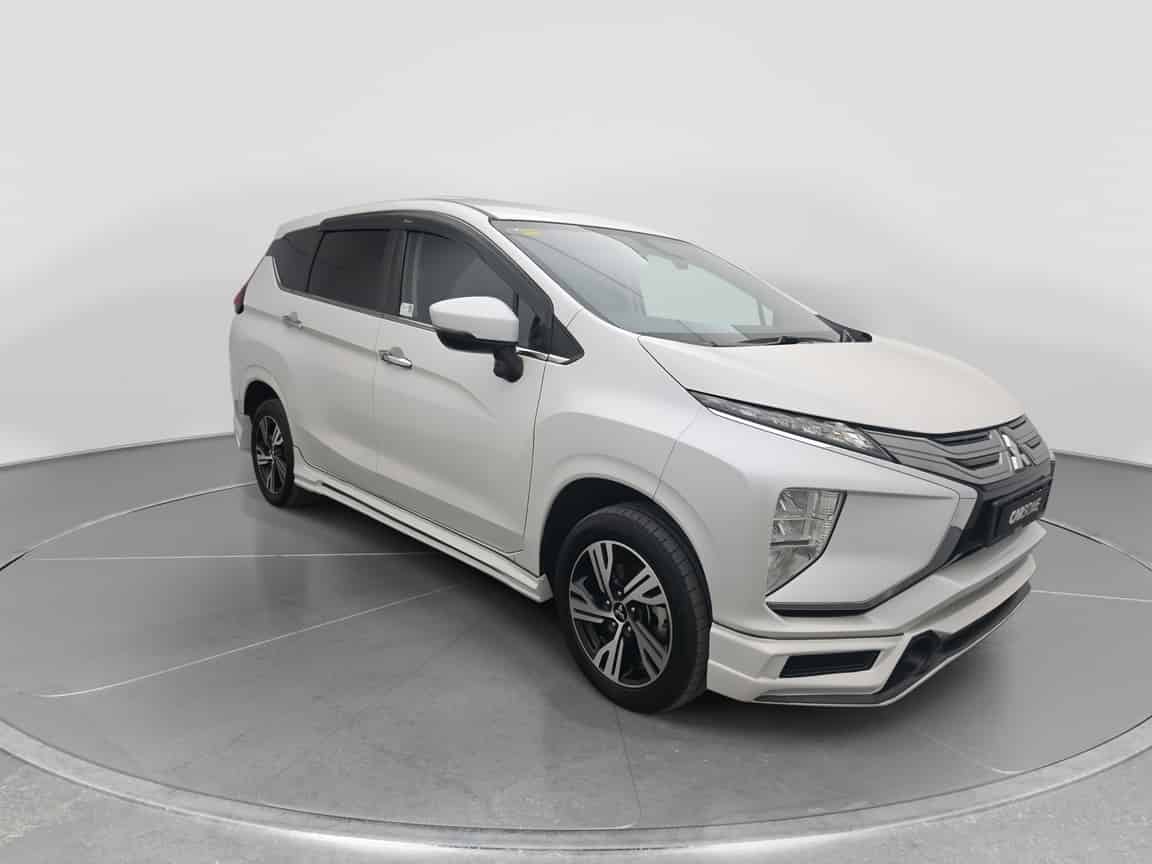 Mitsubishi_Xpander_2023_Putih_B2C_CARSOME