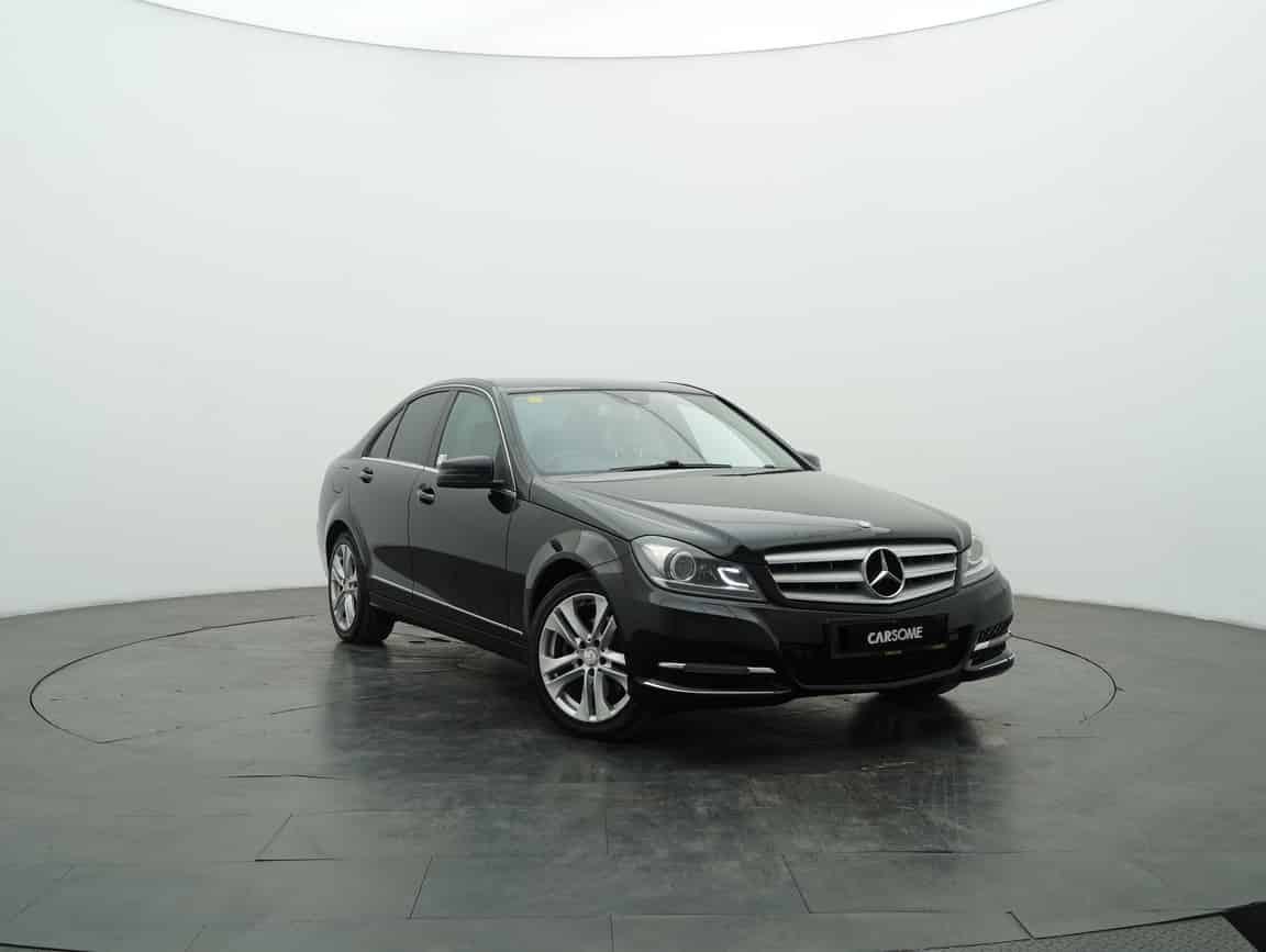 Mercedes-Benz_C200_2013_Black_B2C_CARSOME