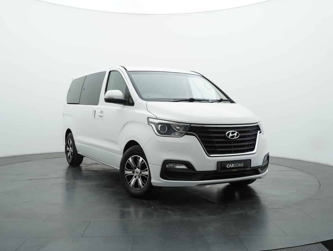 Hyundai_Grand Starex_2019_White_B2C_CARSOME