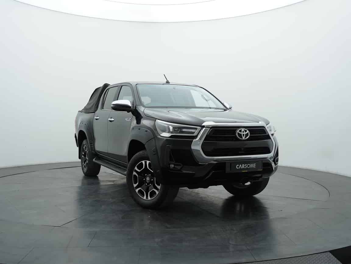 Toyota_Hilux_2021_Black_B2C_CARSOME