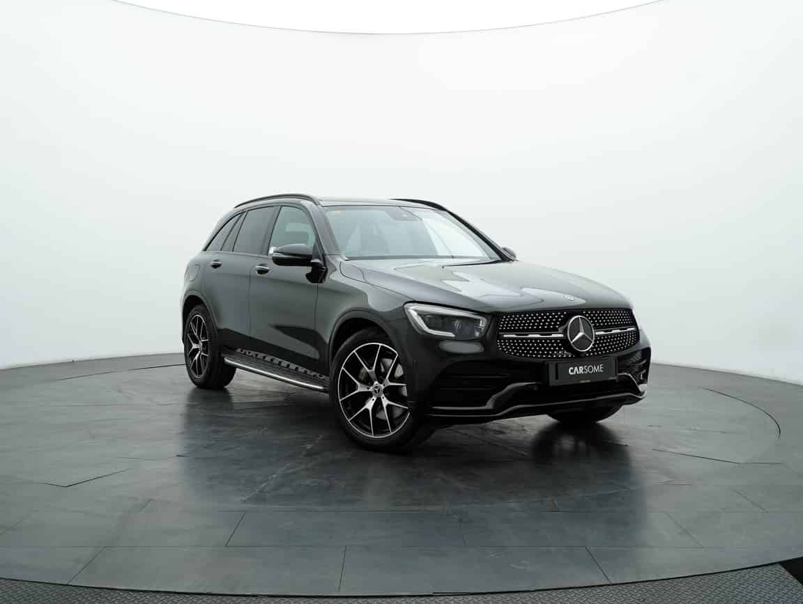 Mercedes-Benz_GLC300_2020_Black_B2C_CARSOME