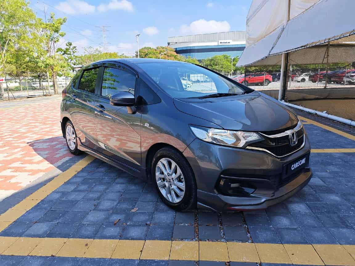 Honda_Jazz_2018_Kelabu_B2C_CARSOME