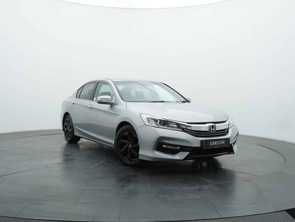 Honda_Accord_2017_Silver_B2C_CARSOME