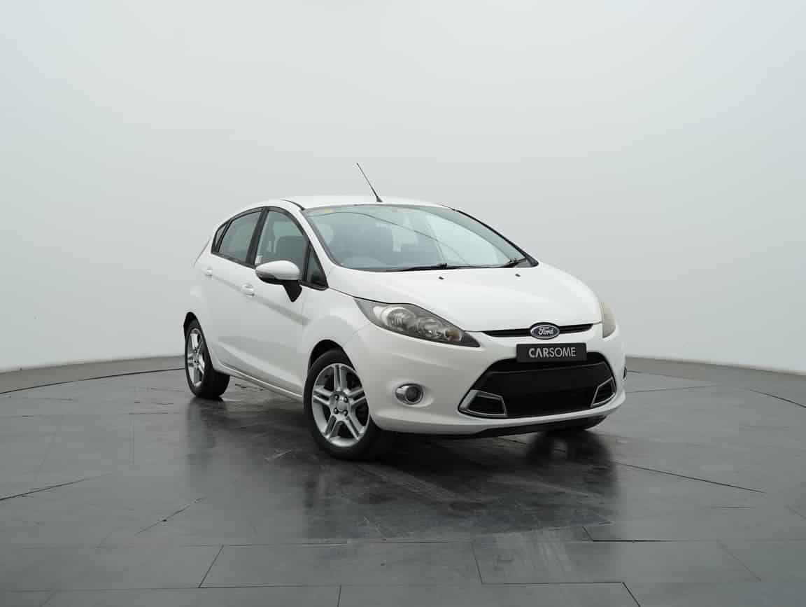 Ford_Fiesta_2011_White_B2C_CARSOME