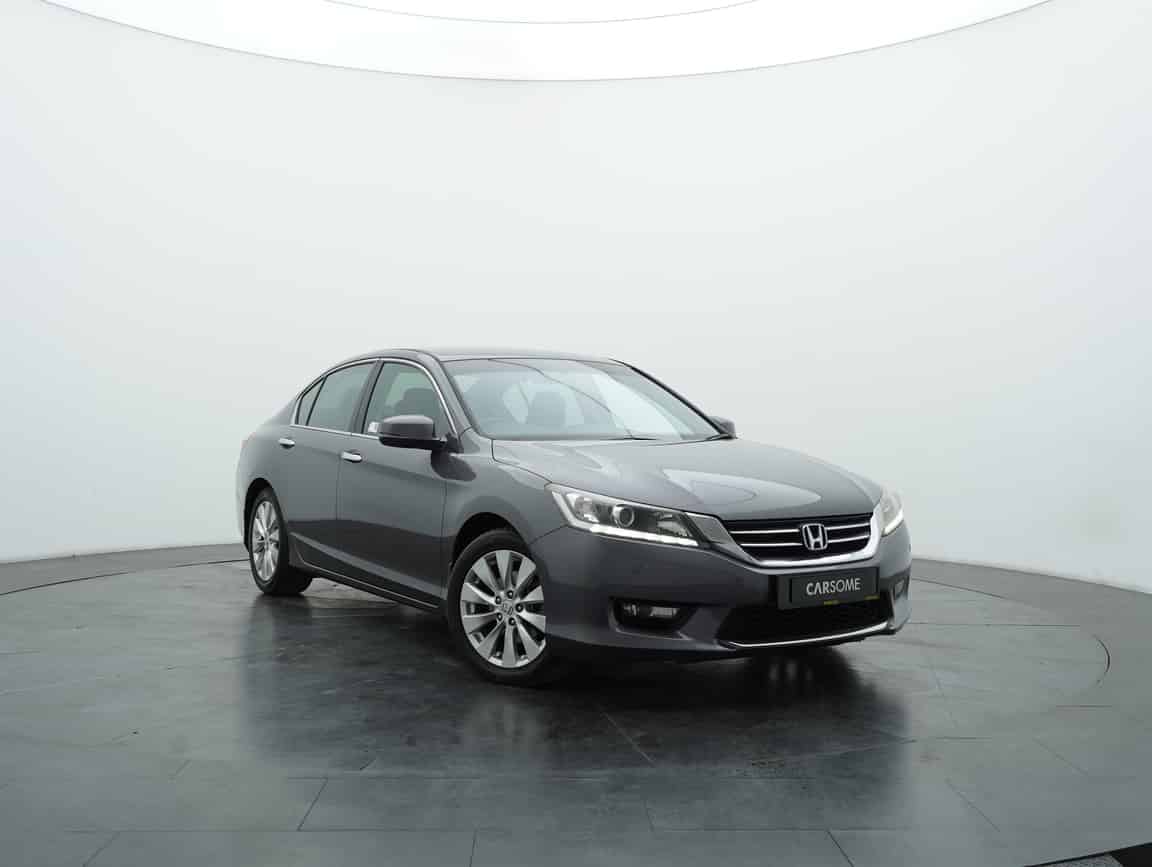 Honda_Accord_2015_Gray_B2C_CARSOME