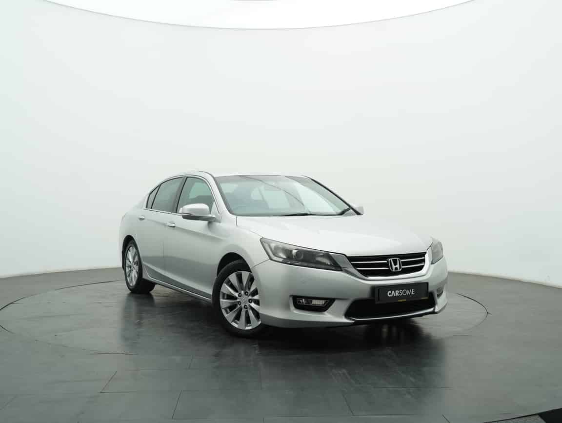 Honda_Accord_2014_Silver_B2C_CARSOME