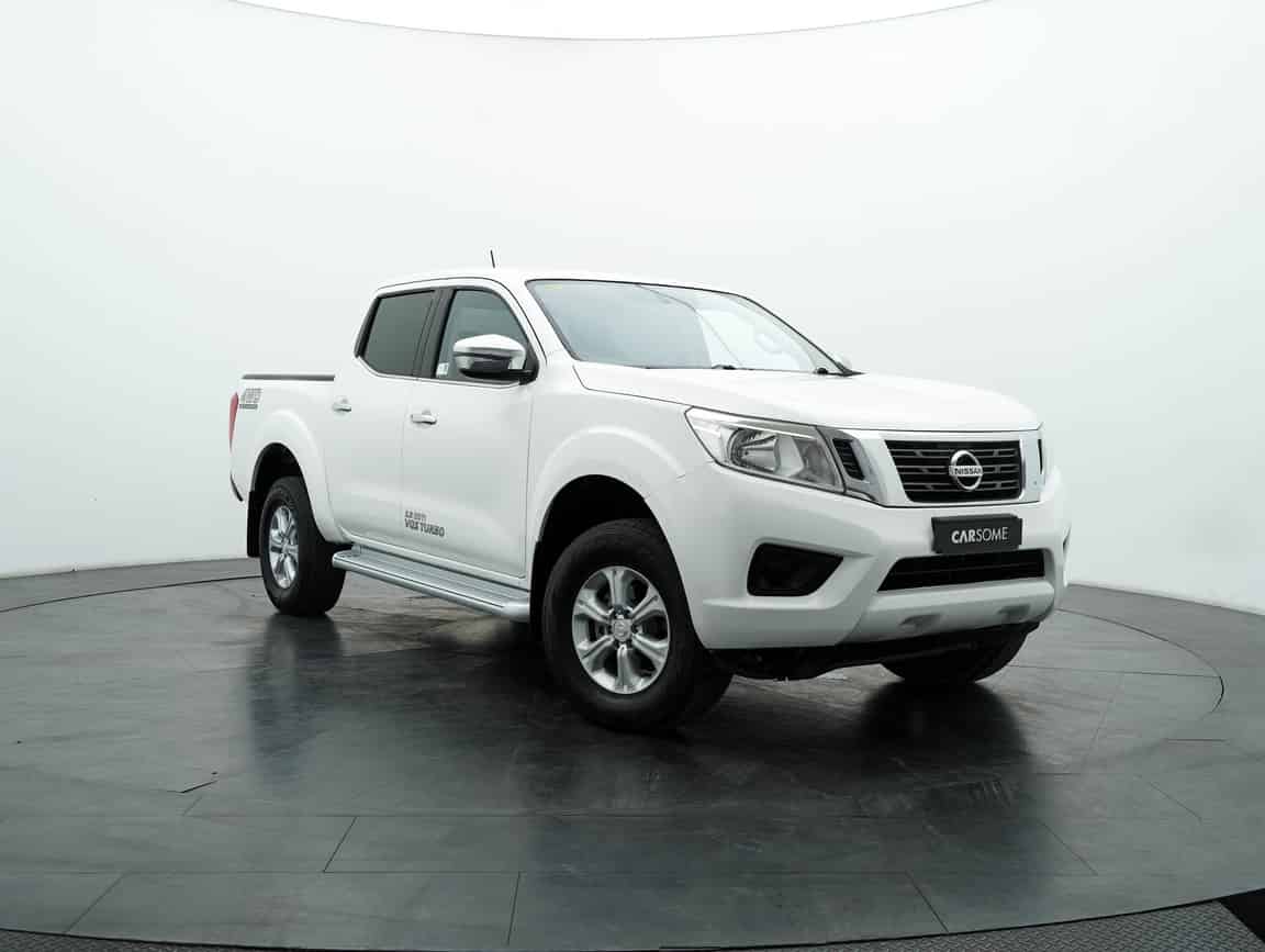Nissan_Navara_2017_White_B2C_CARSOME