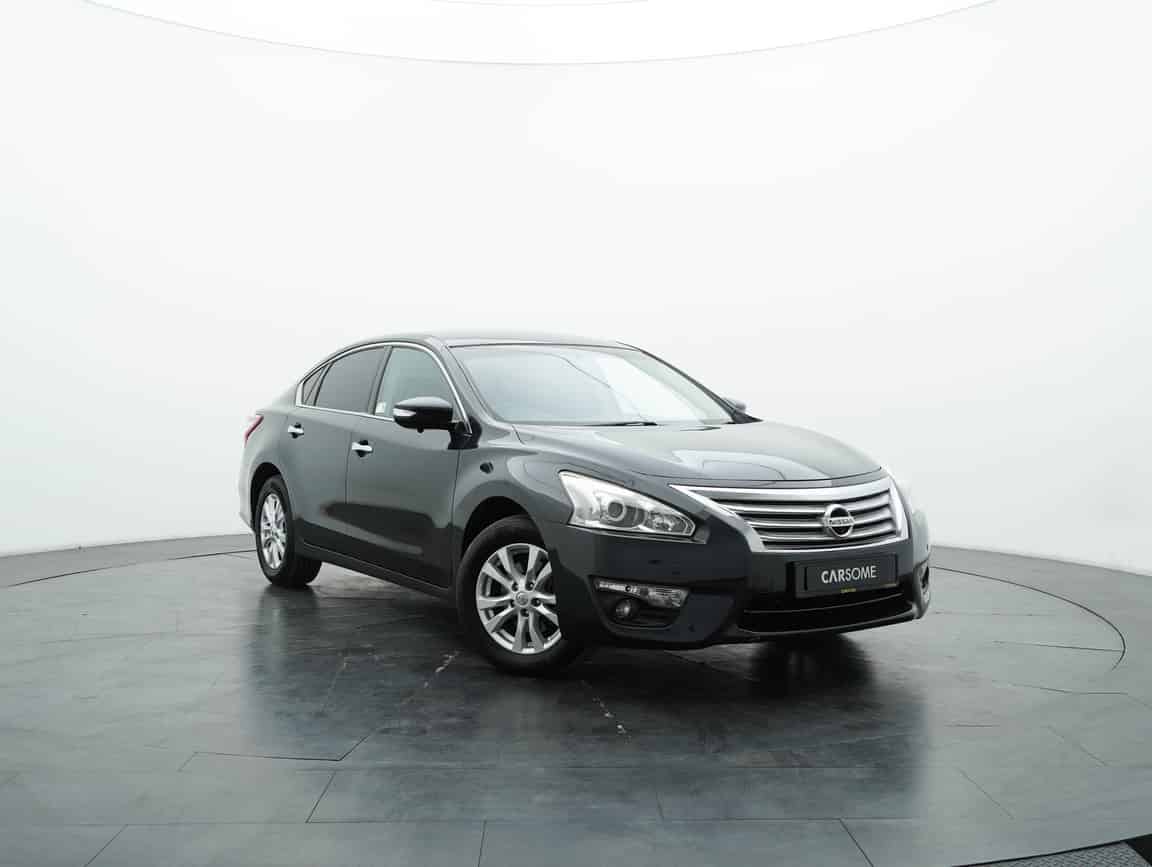 Nissan_Teana_2014_Blue_B2C_CARSOME