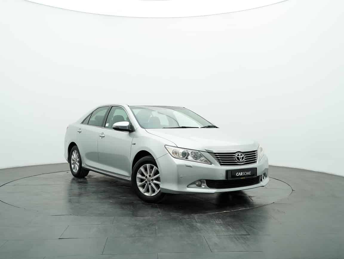 Toyota_Camry_2012_Silver_B2C_CARSOME