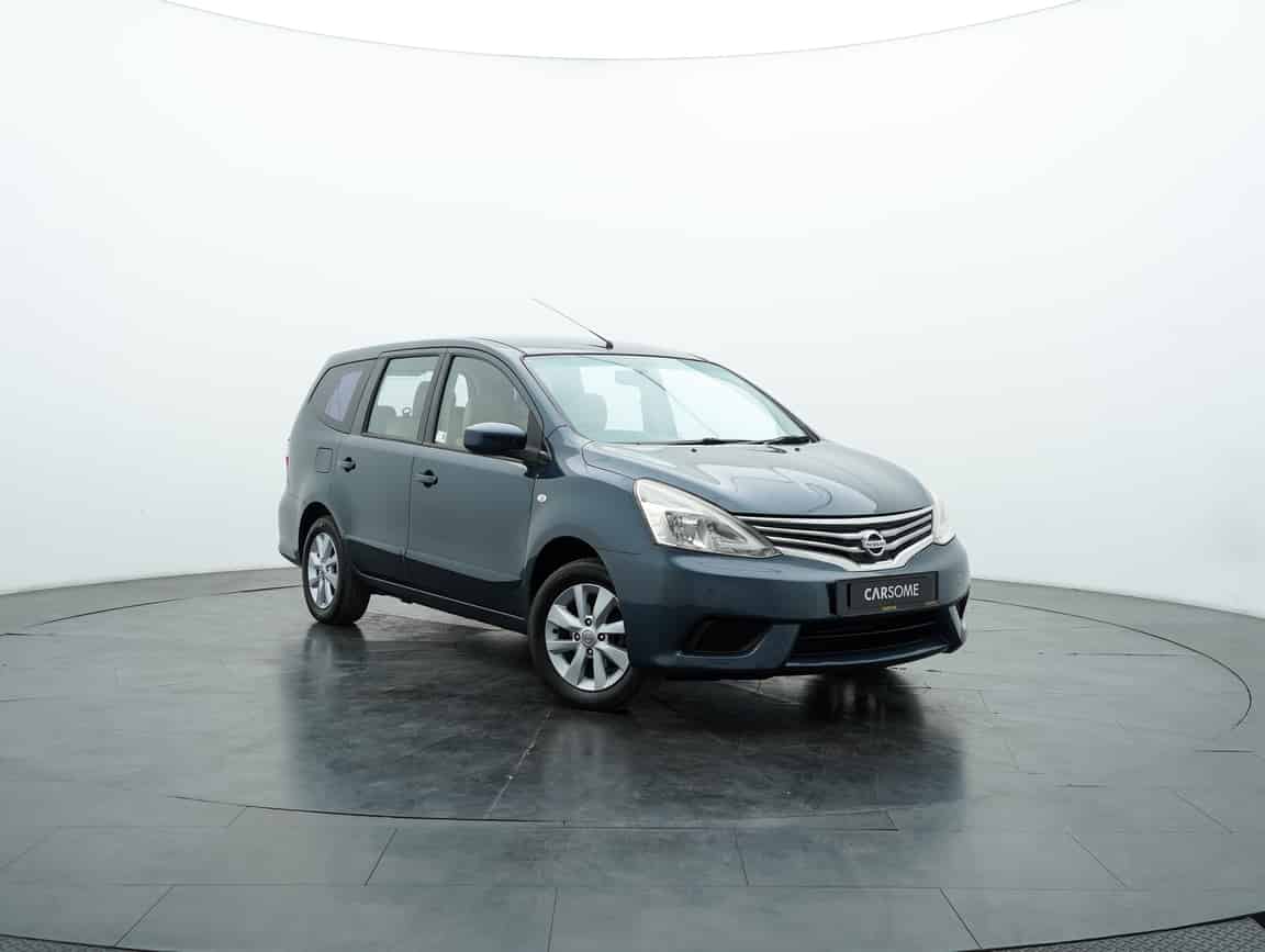 Nissan_Grand Livina_2013_Biru_B2C_CARSOME