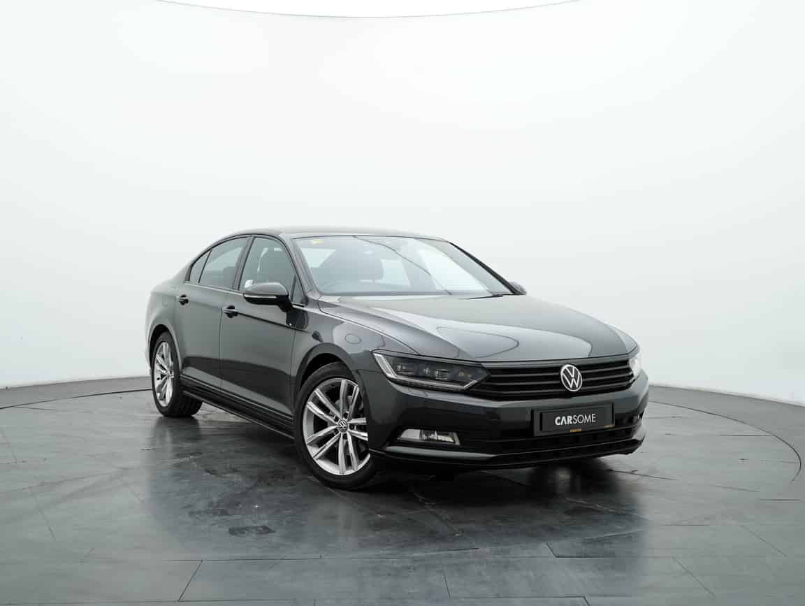 Volkswagen_Passat_2018_Hitam_B2C_CARSOME
