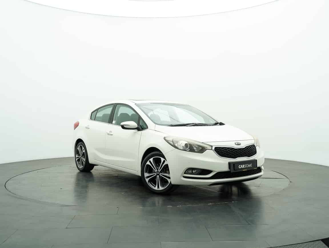 Kia_Cerato_2015_Silver_B2C_CARSOME