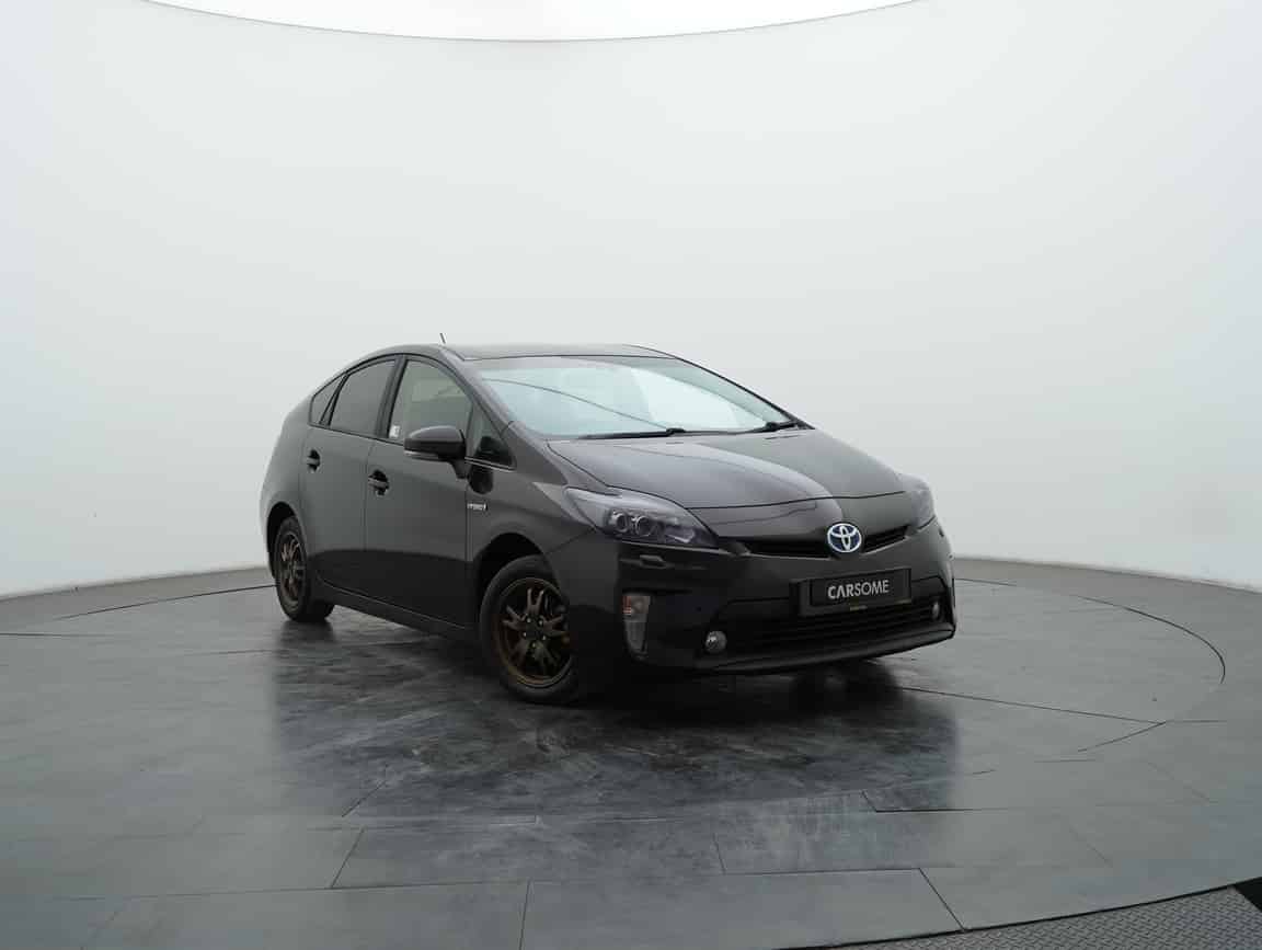 Toyota_Prius_2012_Purple_B2C_CARSOME