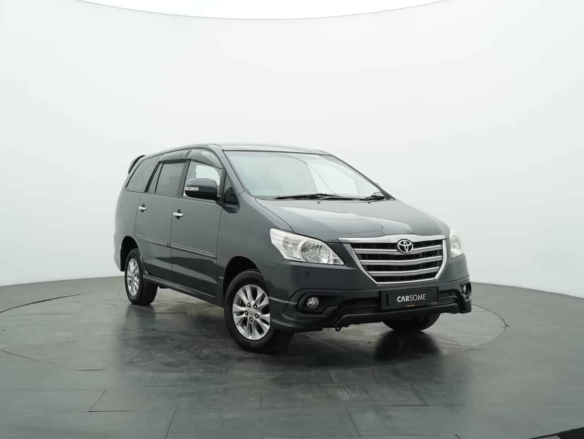 Toyota_Innova_2016_Gray_B2C_CARSOME