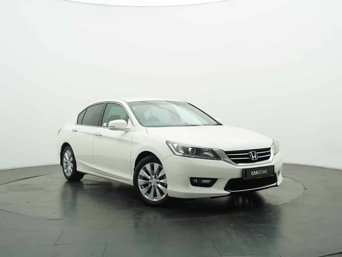 Honda_Accord_2015_Putih_B2C_CARSOME