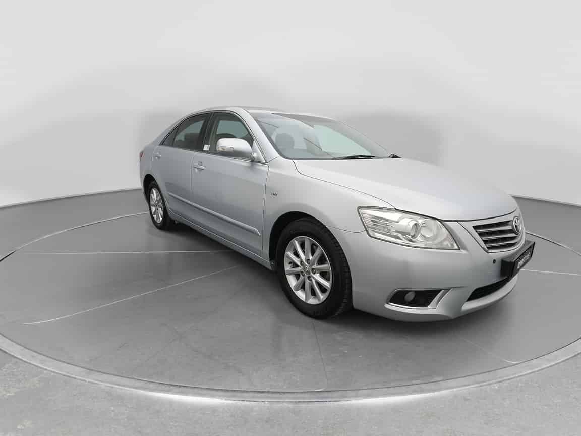Toyota_Camry_2011_Silver_B2C_CARSOME