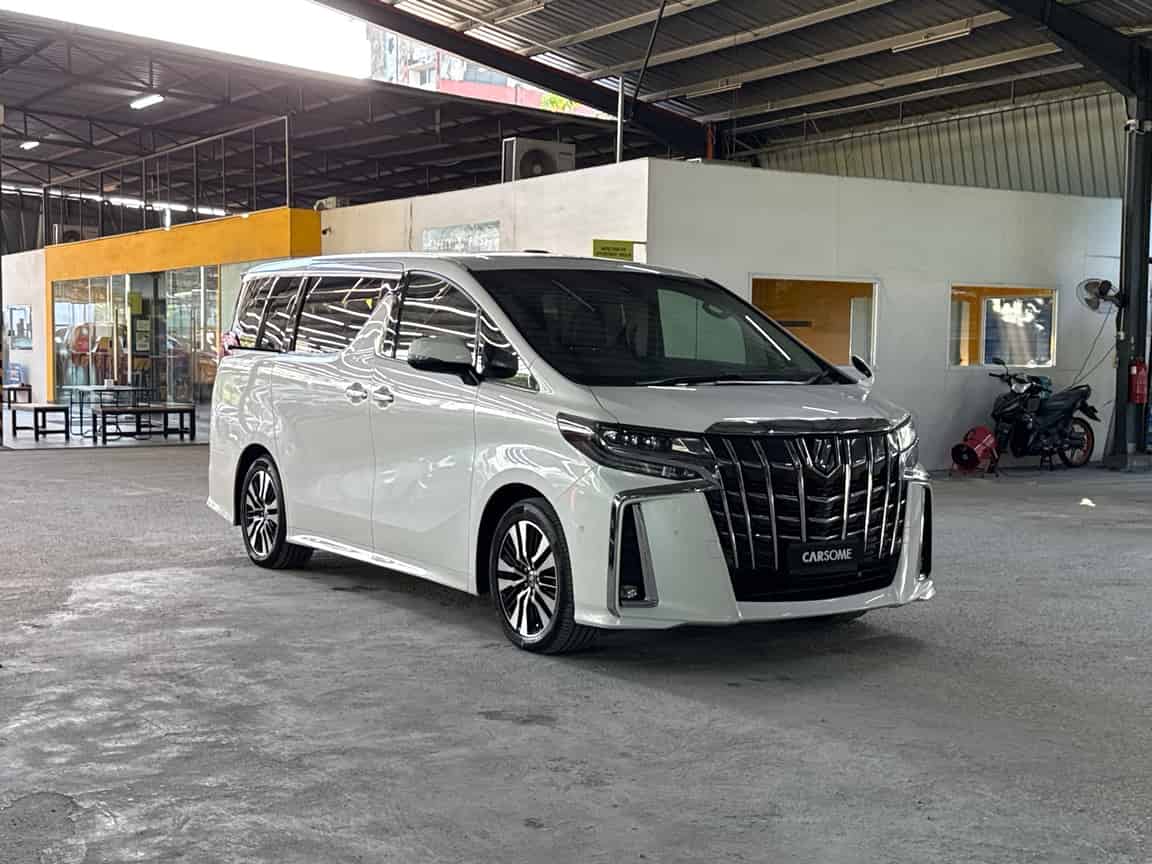 Toyota_Alphard_2023_White_B2C_CARSOME