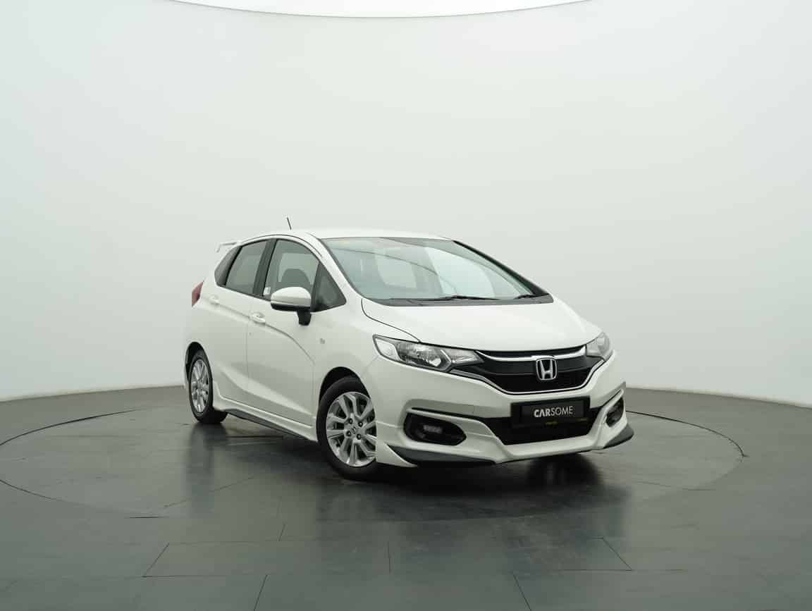 Honda_Jazz_2018_White_B2C_CARSOME