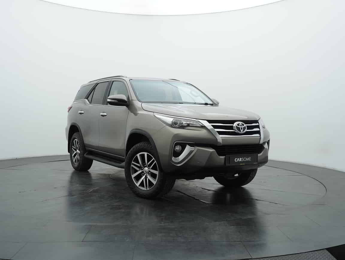 Toyota_Fortuner_2016_Beige_B2C_CARSOME