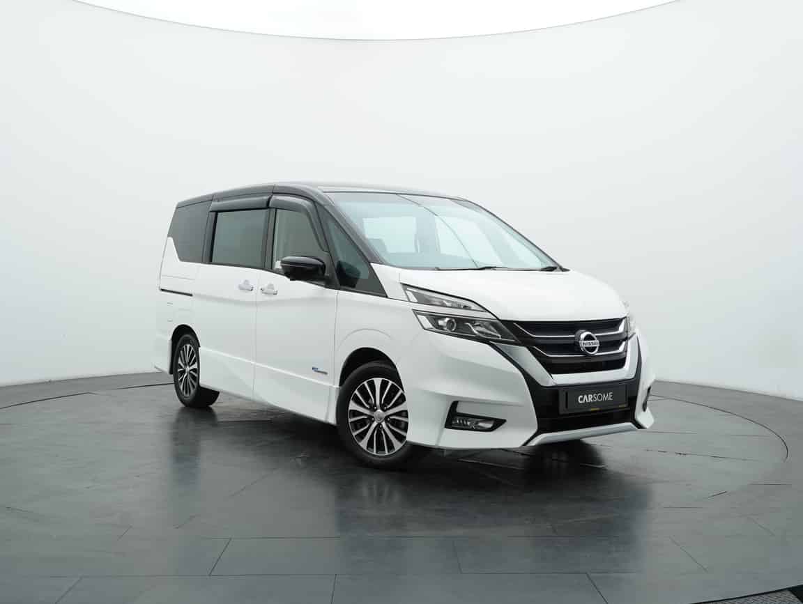 Nissan_Serena_2018_White_B2C_CARSOME
