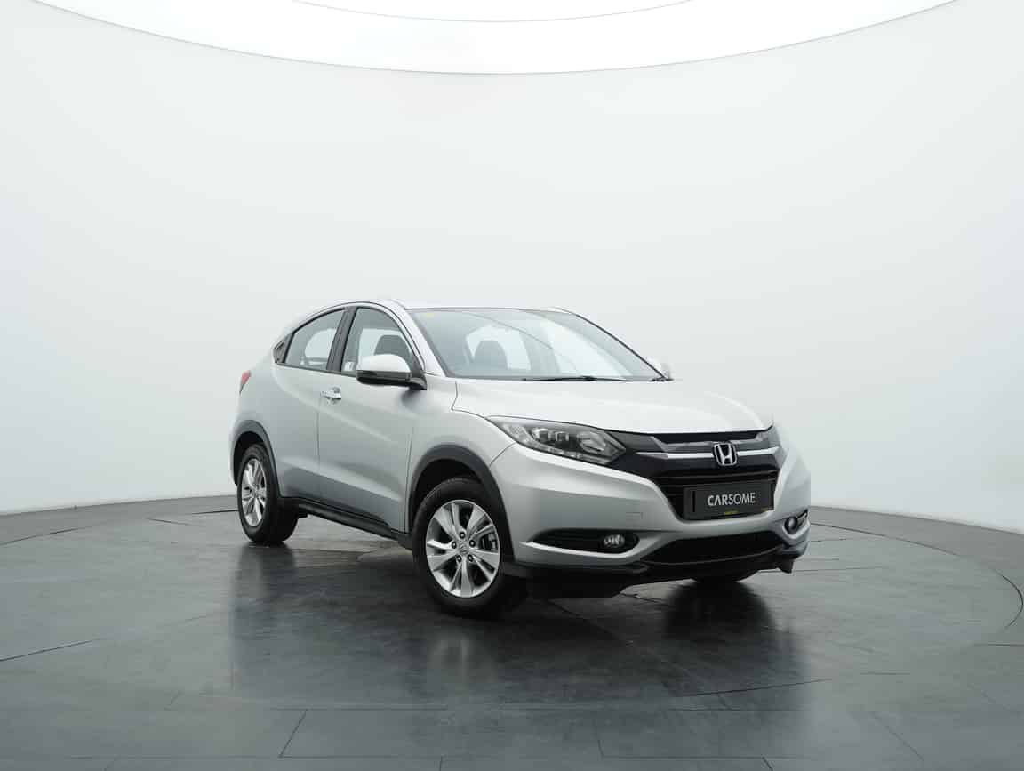 Honda_HR-V_2016_Silver_B2C_CARSOME