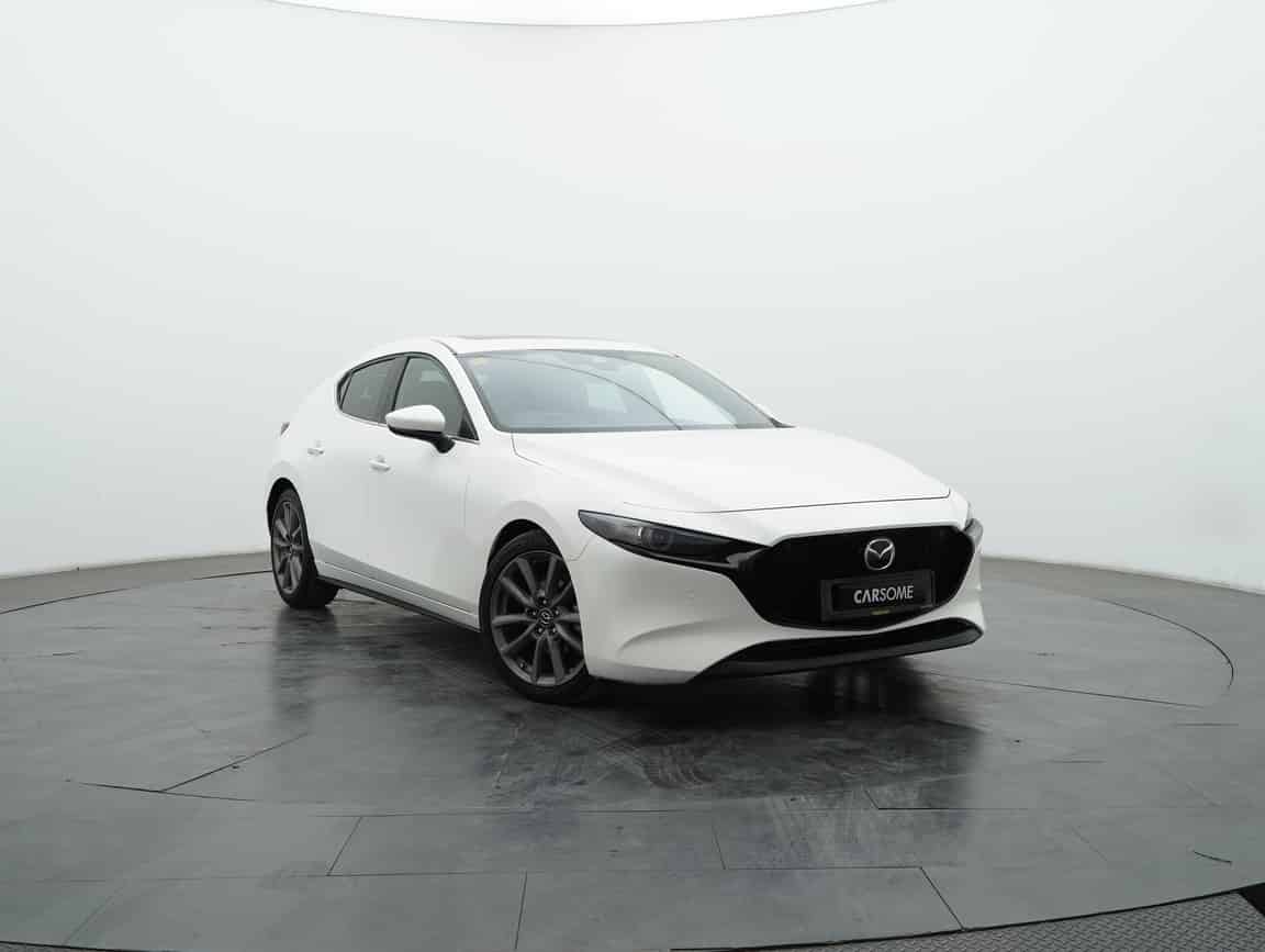 Mazda_3_2019_White_B2C_CARSOME