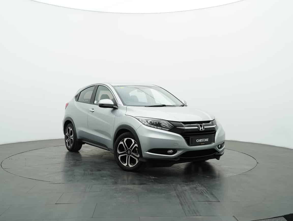 Honda_HR-V_2017_Silver_B2C_CARSOME
