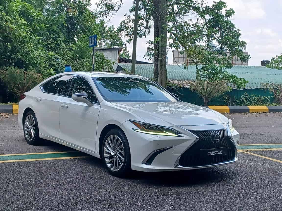 Lexus_ES 250_2021_Putih_B2C_CARSOME