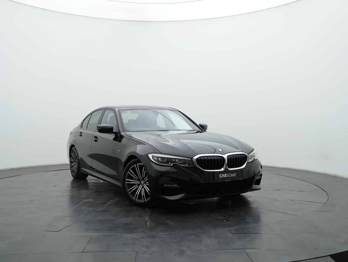 BMW_330i_2019_Black_B2C_CARSOME