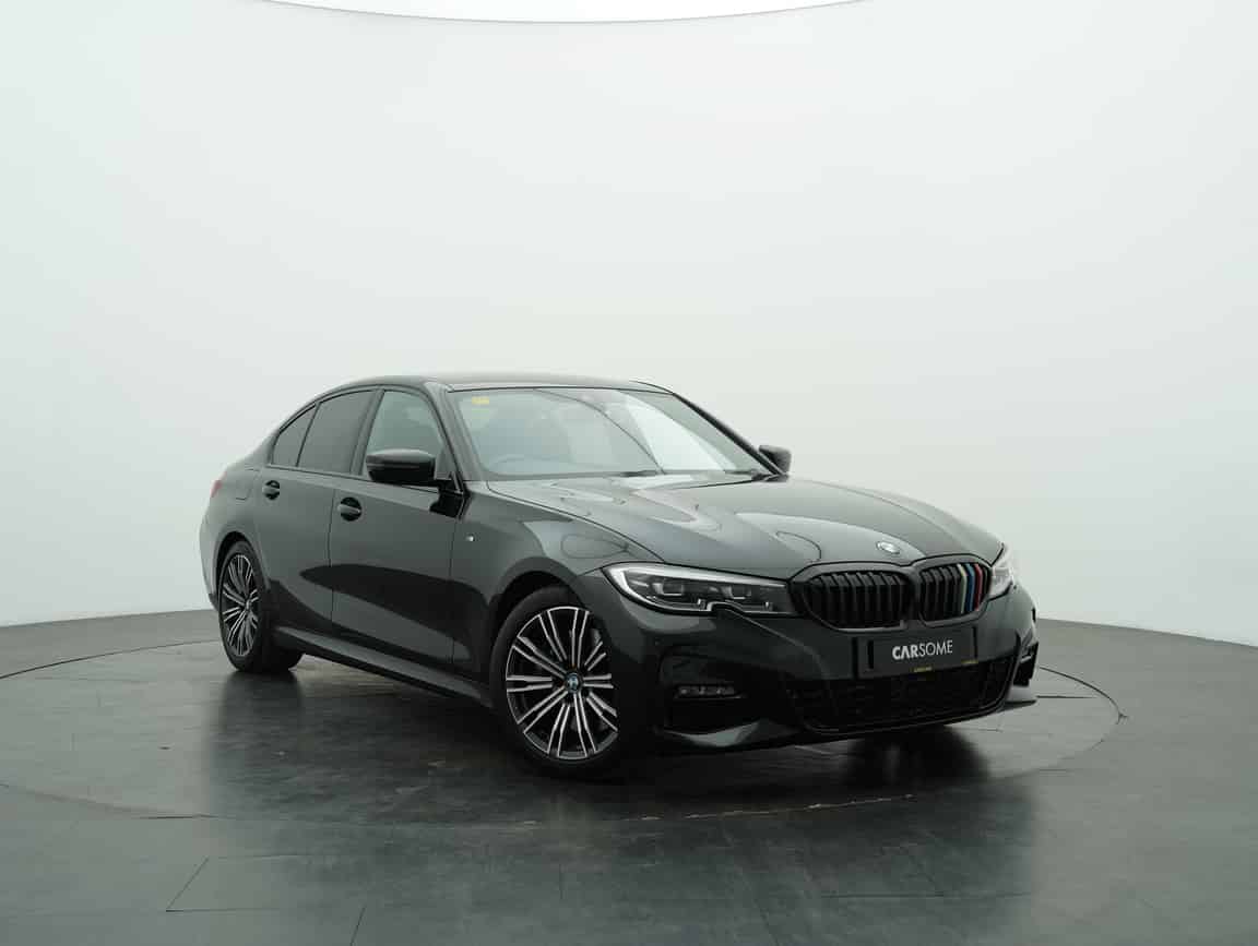 BMW_330i_2021_Black_B2C_CARSOME