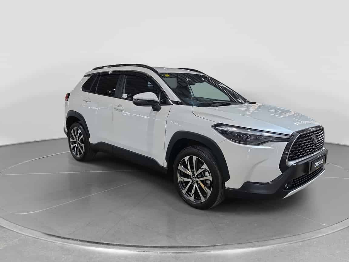 Toyota_Corolla Cross_2024_White_B2C_CARSOME