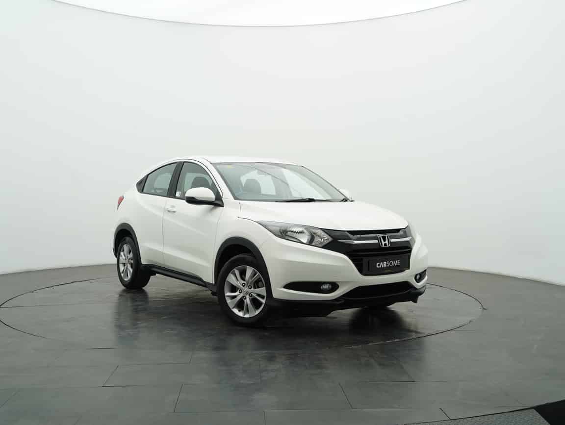 Honda_HR-V_2015_White_B2C_CARSOME