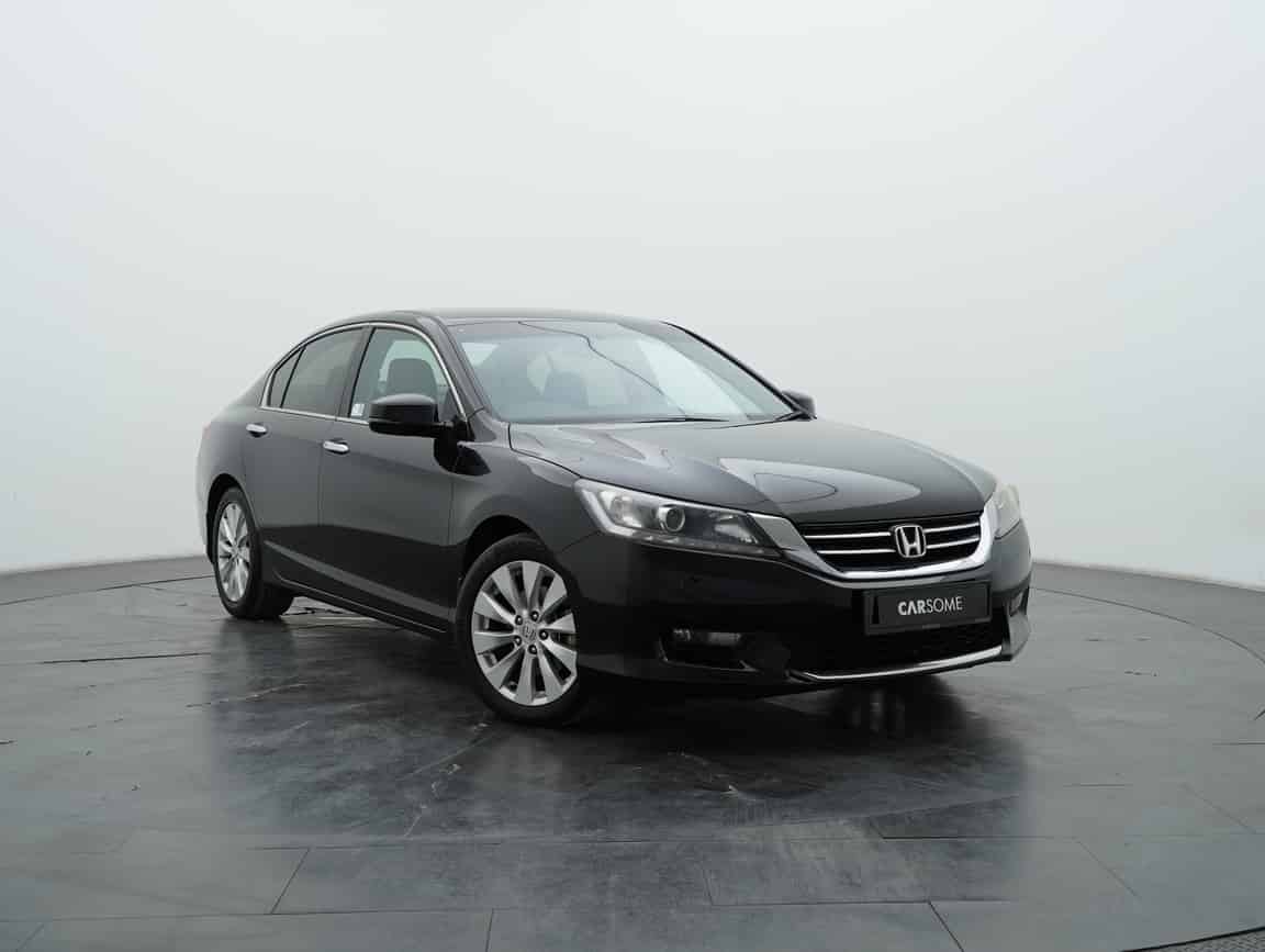 Honda_Accord_2014_Black_B2C_CARSOME