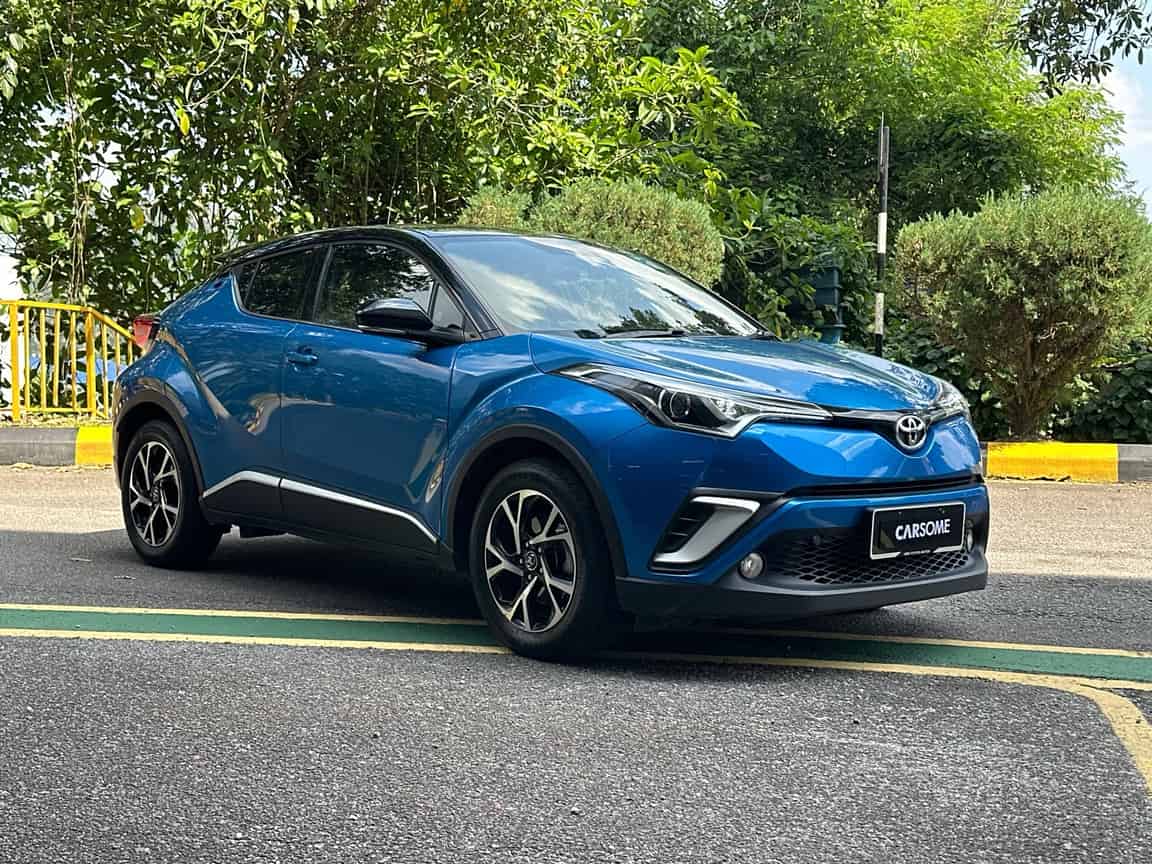 Toyota_C-HR_2019_Blue_B2C_CARSOME