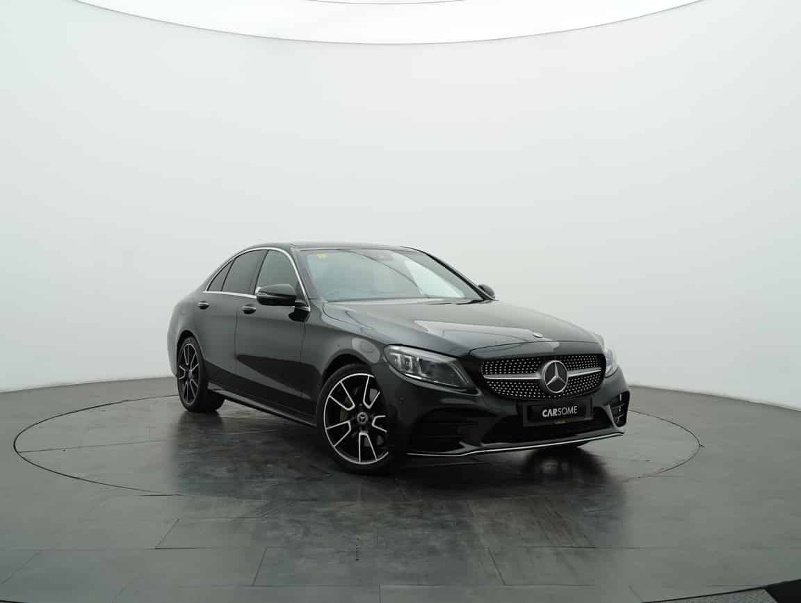 Mercedes-Benz_C300_2020_Black_B2C_CARSOME